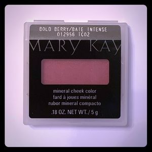 Mary Kay Bold Berry Mineral Cheek Color